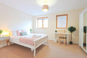 Amazing 2 Bed Townhouse walking distance from Bristol Temple Meads